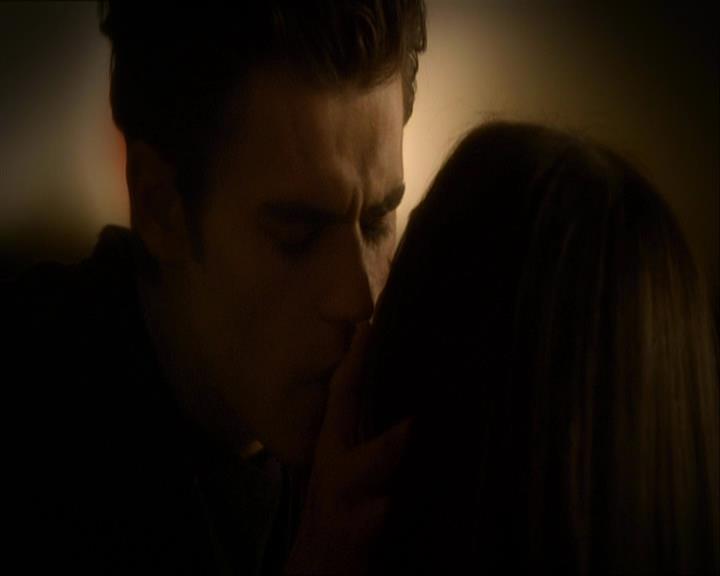 VampireDiariesWorld_dot_org-110TheTurningPoint1738.jpg