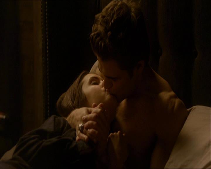 VampireDiariesWorld_dot_org-110TheTurningPoint2035.jpg VampireDiariesWorld_dot_org-110TheTurningPoint2035.jpg