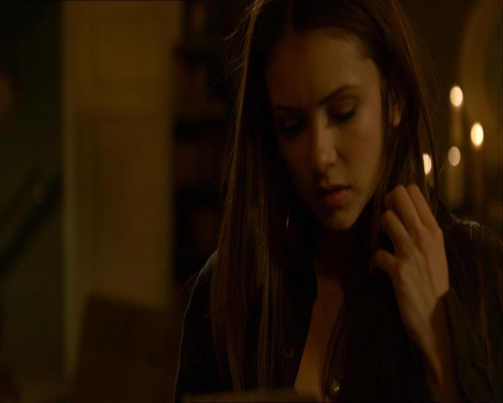 VampireDiariesWorld_dot_org-110TheTurningPoint2060.jpg