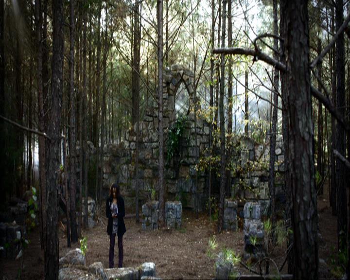 VampireDiariesWorld_dot_org-111Bloodlines0852.jpg