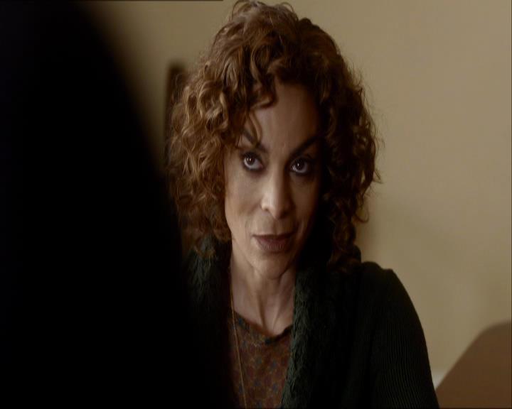 VampireDiariesWorld_dot_org-114FoolMeOnce0808.jpg