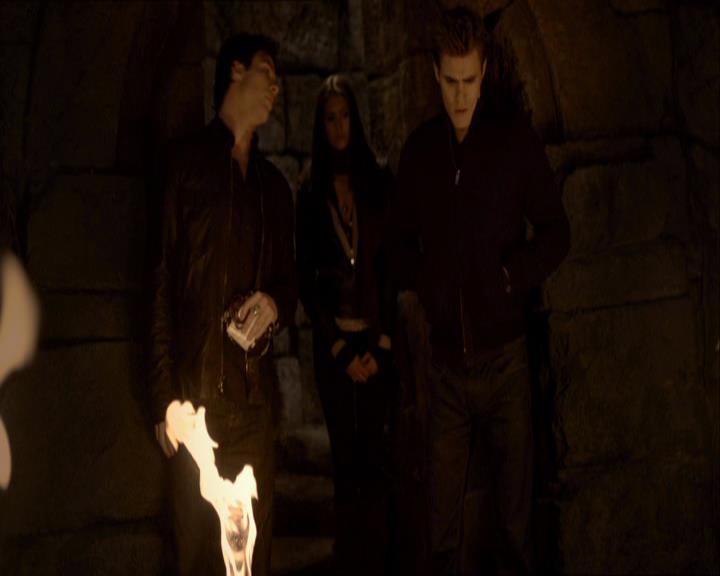 VampireDiariesWorld_dot_org-114FoolMeOnce1180.jpg