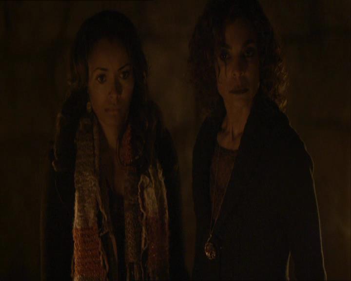 VampireDiariesWorld_dot_org-114FoolMeOnce1417.jpg