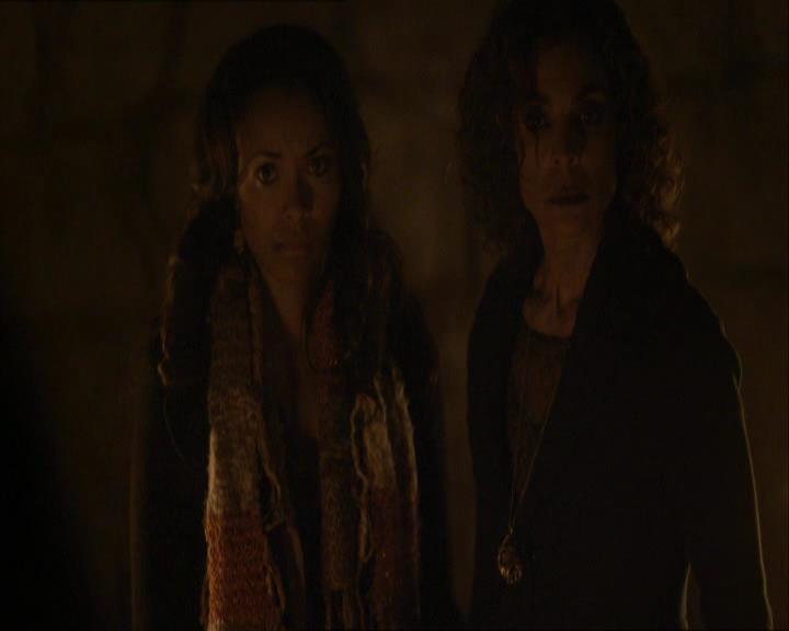 VampireDiariesWorld_dot_org-114FoolMeOnce1418.jpg