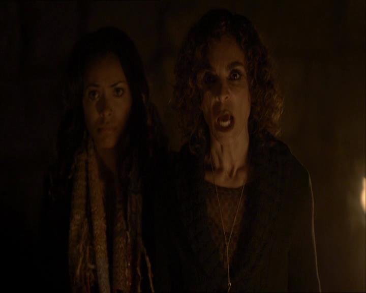VampireDiariesWorld_dot_org-114FoolMeOnce1425.jpg
