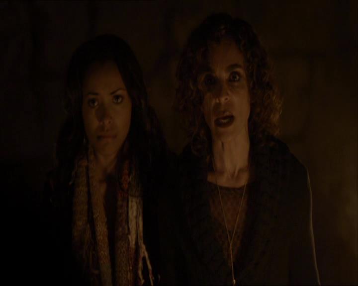 VampireDiariesWorld_dot_org-114FoolMeOnce1426.jpg