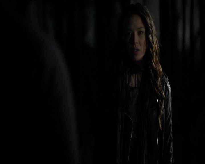 VampireDiariesWorld_dot_org-114FoolMeOnce1469.jpg