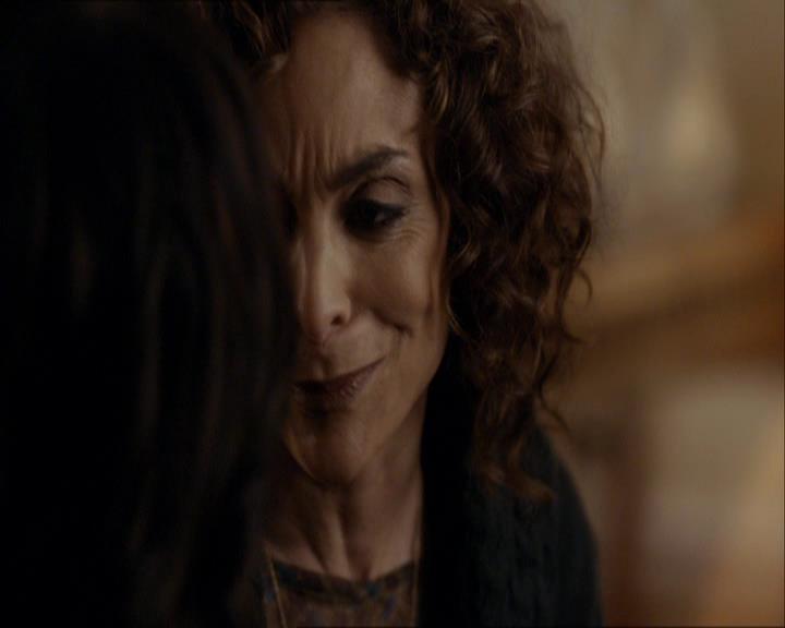 VampireDiariesWorld_dot_org-114FoolMeOnce1980.jpg
