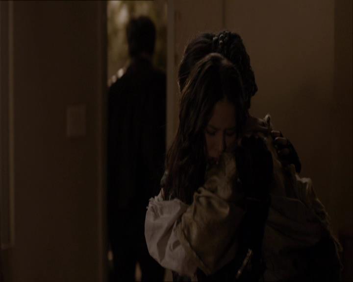 VampireDiariesWorld_dot_org-114FoolMeOnce2105.jpg
