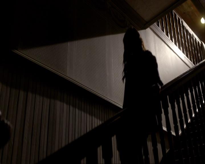 VampireDiariesWorld_dot_org-116ThereGoesTheNeighbourhood0006.jpg