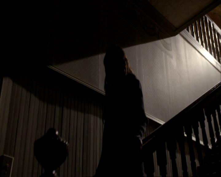 VampireDiariesWorld_dot_org-116ThereGoesTheNeighbourhood0007.jpg