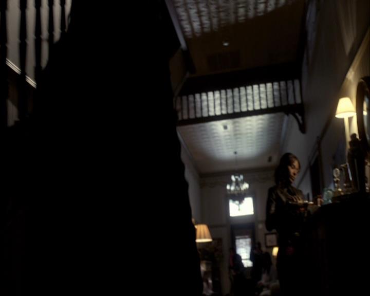 VampireDiariesWorld_dot_org-116ThereGoesTheNeighbourhood0011.jpg