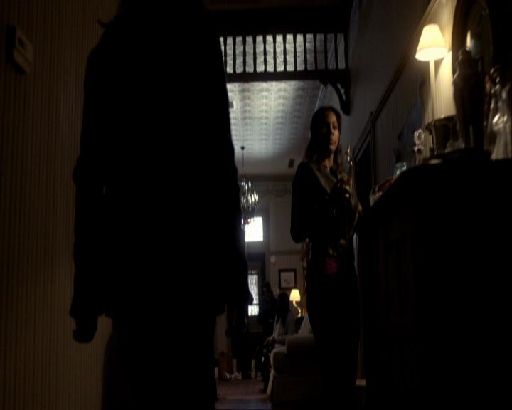 VampireDiariesWorld_dot_org-116ThereGoesTheNeighbourhood0012.jpg