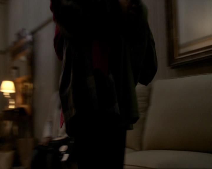 VampireDiariesWorld_dot_org-116ThereGoesTheNeighbourhood0020.jpg