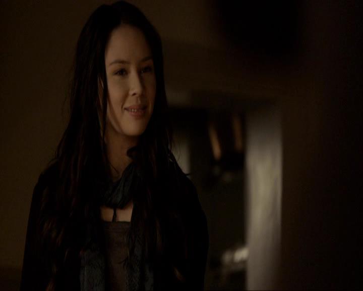 VampireDiariesWorld_dot_org-116ThereGoesTheNeighbourhood0049.jpg