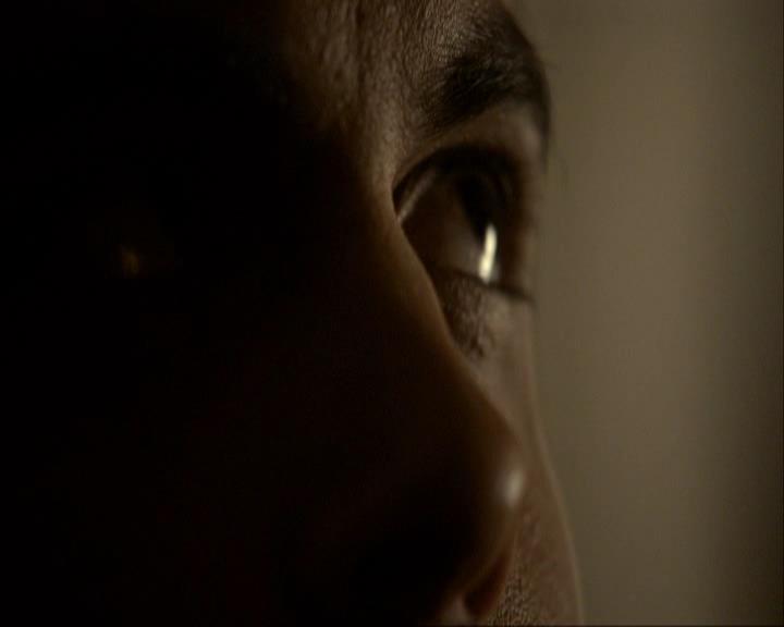 VampireDiariesWorld_dot_org-116ThereGoesTheNeighbourhood0057.jpg