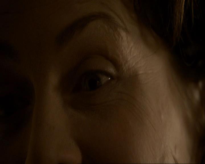 VampireDiariesWorld_dot_org-116ThereGoesTheNeighbourhood0061.jpg
