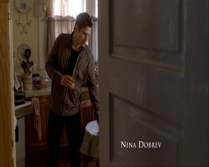 VampireDiariesWorld_dot_org-116ThereGoesTheNeighbourhood0079.jpg