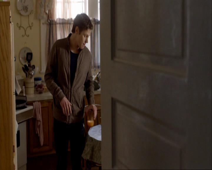 VampireDiariesWorld_dot_org-116ThereGoesTheNeighbourhood0083.jpg