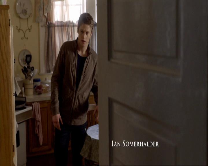 VampireDiariesWorld_dot_org-116ThereGoesTheNeighbourhood0084.jpg VampireDiariesWorld_dot_org-116ThereGoesTheNeighbourhood0084.jpg
