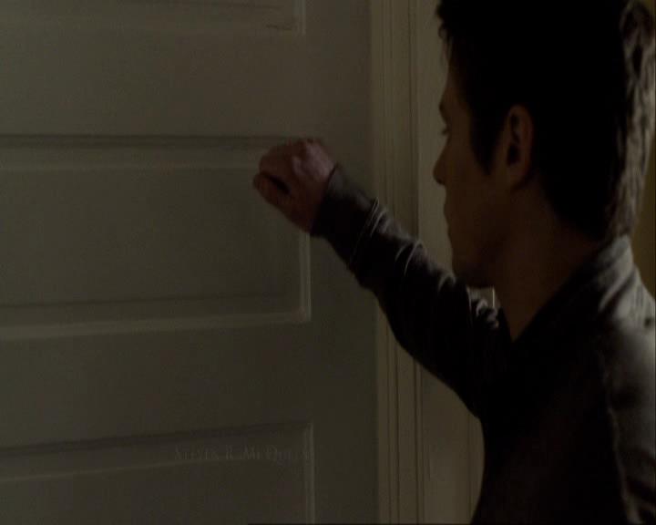 VampireDiariesWorld_dot_org-116ThereGoesTheNeighbourhood0089.jpg