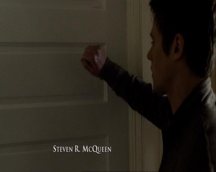 VampireDiariesWorld_dot_org-116ThereGoesTheNeighbourhood0090.jpg