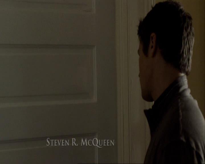 VampireDiariesWorld_dot_org-116ThereGoesTheNeighbourhood0091.jpg