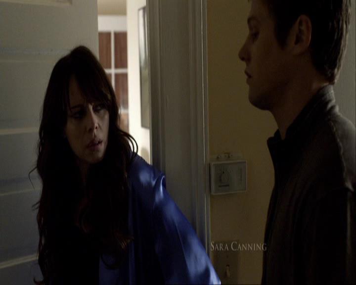 VampireDiariesWorld_dot_org-116ThereGoesTheNeighbourhood0095.jpg