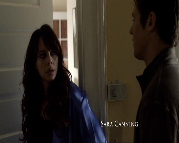 VampireDiariesWorld_dot_org-116ThereGoesTheNeighbourhood0096.jpg