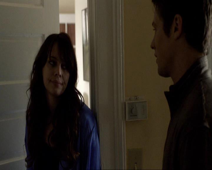 VampireDiariesWorld_dot_org-116ThereGoesTheNeighbourhood0097.jpg