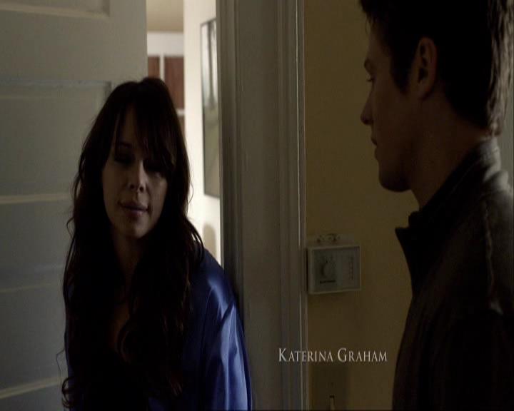 VampireDiariesWorld_dot_org-116ThereGoesTheNeighbourhood0098.jpg