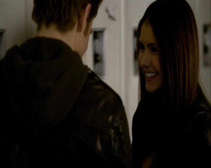 VampireDiariesWorld_dot_org-116ThereGoesTheNeighbourhood0204.jpg