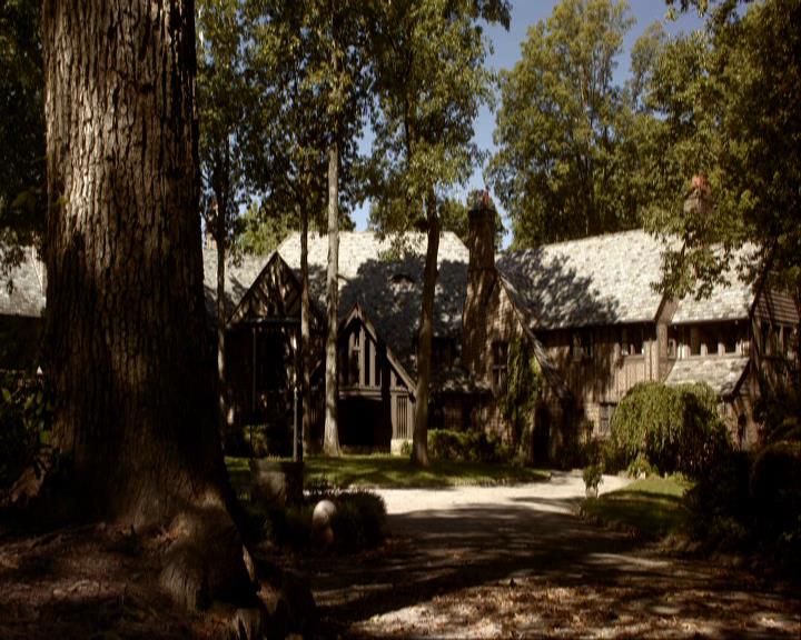 VampireDiariesWorld_dot_org-116ThereGoesTheNeighbourhood0343.jpg VampireDiariesWorld_dot_org-116ThereGoesTheNeighbourhood0343.jpg
