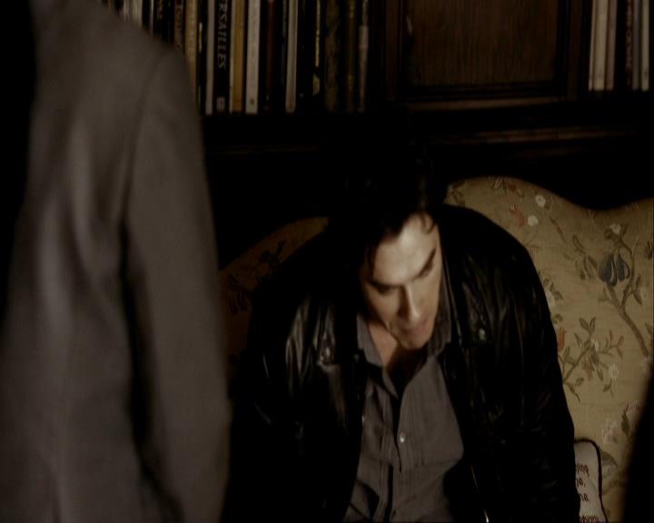 VampireDiariesWorld_dot_org-116ThereGoesTheNeighbourhood0392.jpg