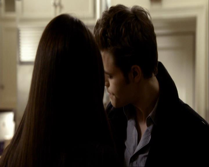 VampireDiariesWorld_dot_org-116ThereGoesTheNeighbourhood0600.jpg