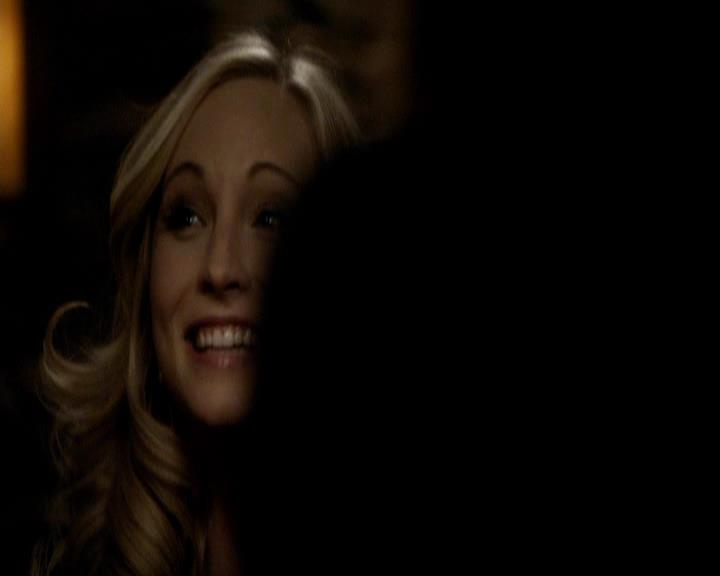 VampireDiariesWorld_dot_org-116ThereGoesTheNeighbourhood0928.jpg