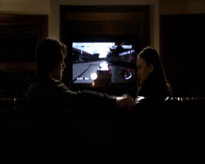 VampireDiariesWorld_dot_org-116ThereGoesTheNeighbourhood0974.jpg