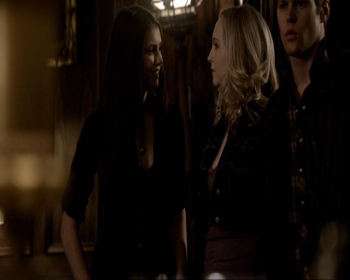VampireDiariesWorld_dot_org-116ThereGoesTheNeighbourhood1213.jpg VampireDiariesWorld_dot_org-116ThereGoesTheNeighbourhood1213.jpg