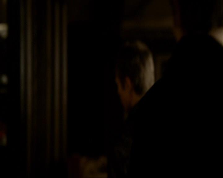 VampireDiariesWorld_dot_org-116ThereGoesTheNeighbourhood1216.jpg