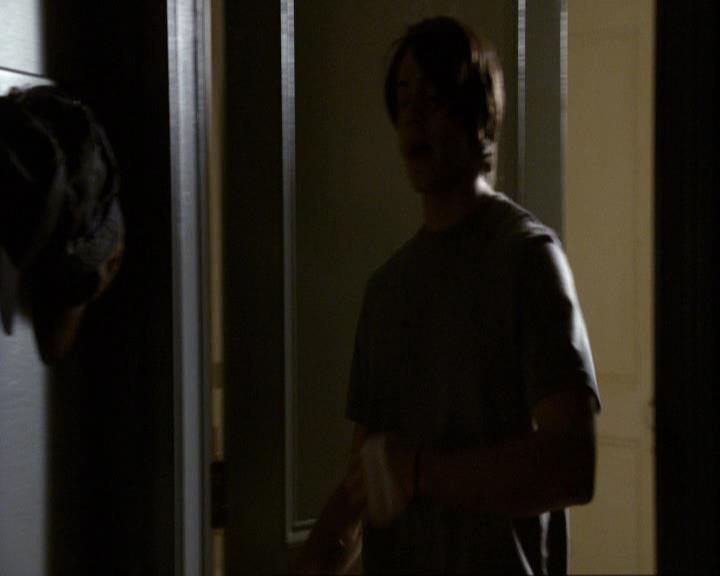 VampireDiariesWorld_dot_org-116ThereGoesTheNeighbourhood2147.jpg