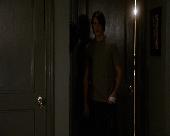 VampireDiariesWorld_dot_org-116ThereGoesTheNeighbourhood2153.jpg