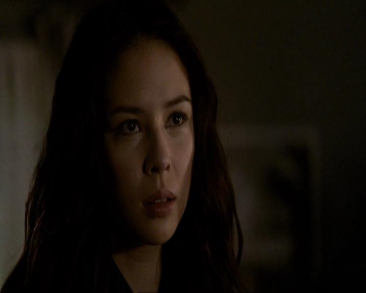 VampireDiariesWorld_dot_org-116ThereGoesTheNeighbourhood2189.jpg