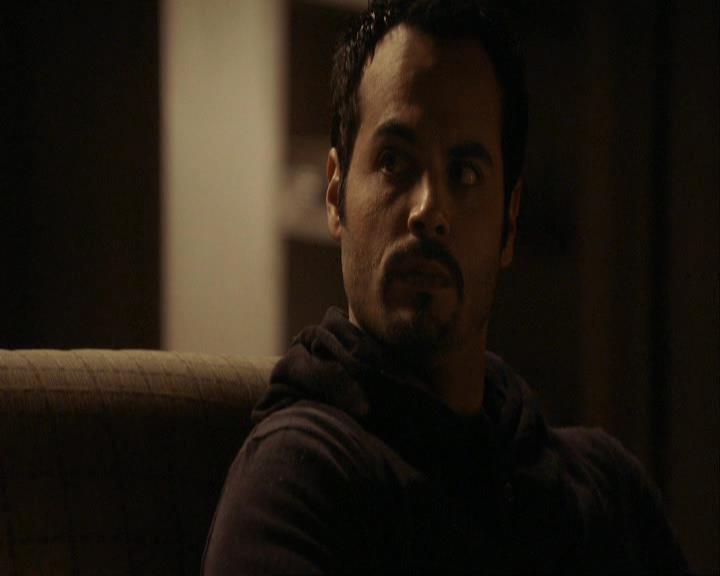 VampireDiariesWorld_dot_org-117LetTheRightOneIn0156.jpg