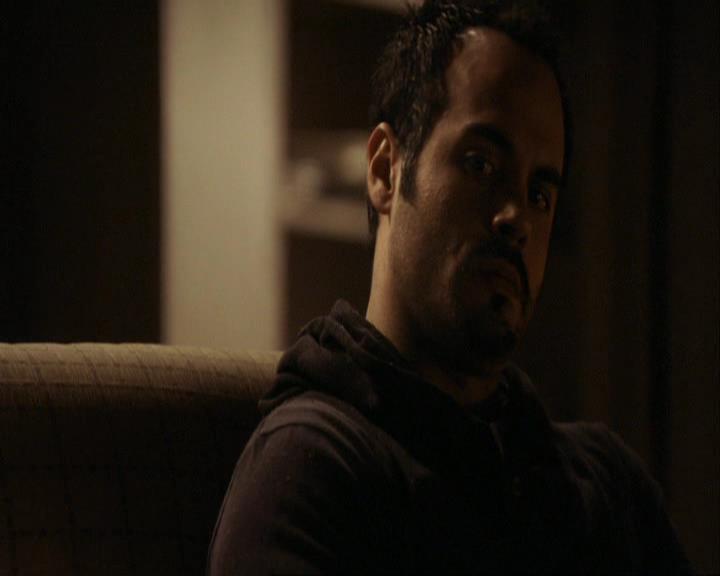 VampireDiariesWorld_dot_org-117LetTheRightOneIn0164.jpg