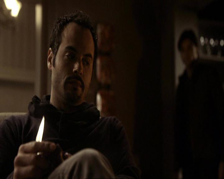VampireDiariesWorld_dot_org-117LetTheRightOneIn0171.jpg