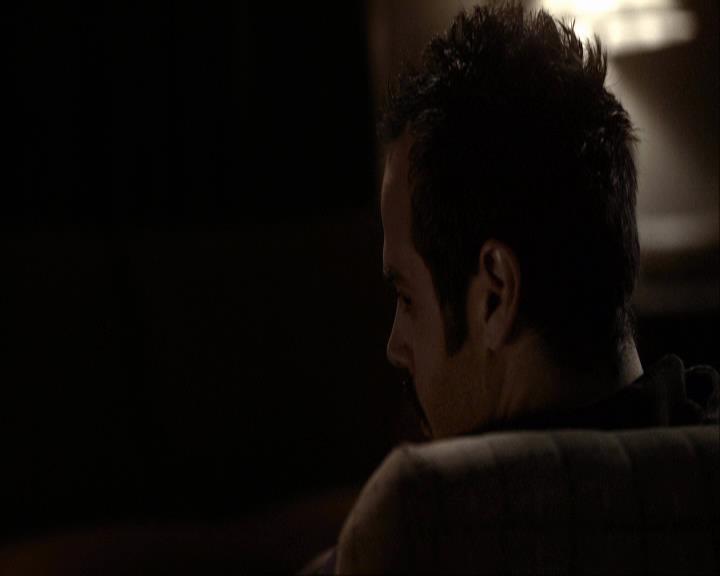 VampireDiariesWorld_dot_org-117LetTheRightOneIn0174.jpg
