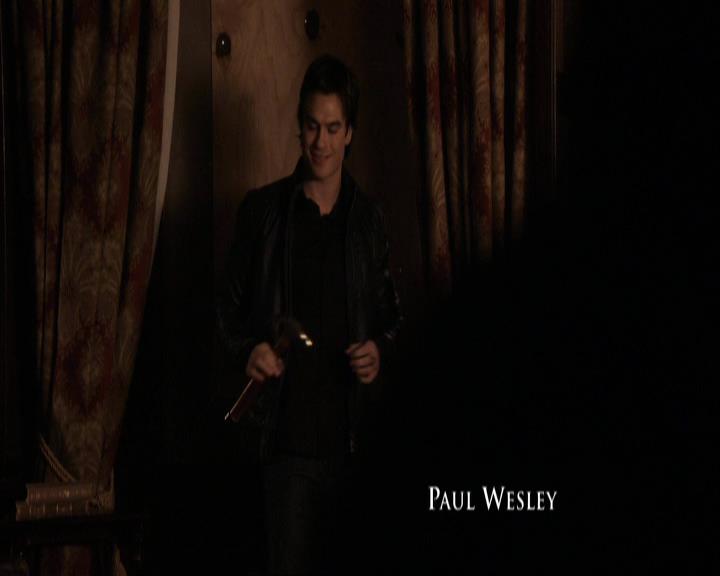 VampireDiariesWorld_dot_org-117LetTheRightOneIn0201.jpg