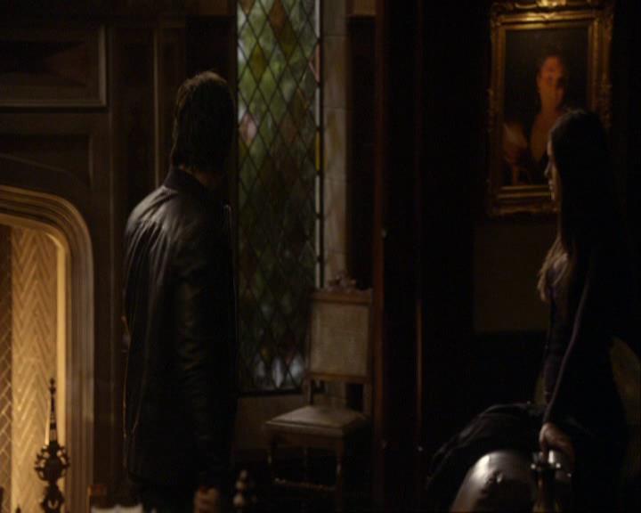 VampireDiariesWorld_dot_org-117LetTheRightOneIn0210.jpg