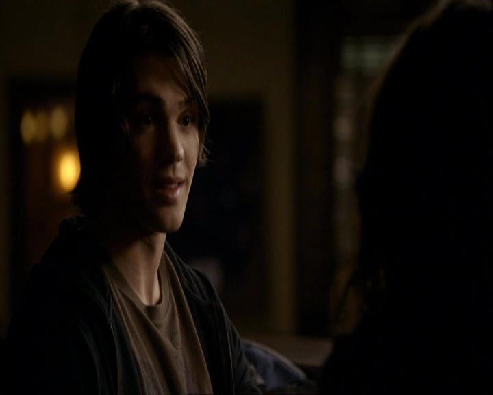VampireDiariesWorld_dot_org-117LetTheRightOneIn0286.jpg
