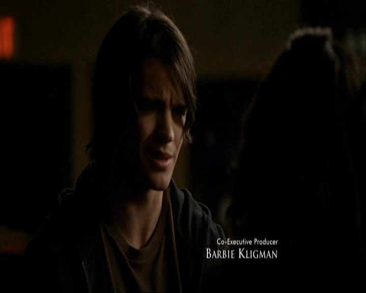 VampireDiariesWorld_dot_org-117LetTheRightOneIn0306.jpg